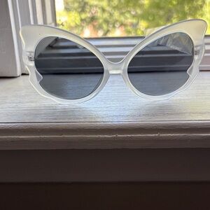 Chic Transparent Cat-Eye Sunglasses